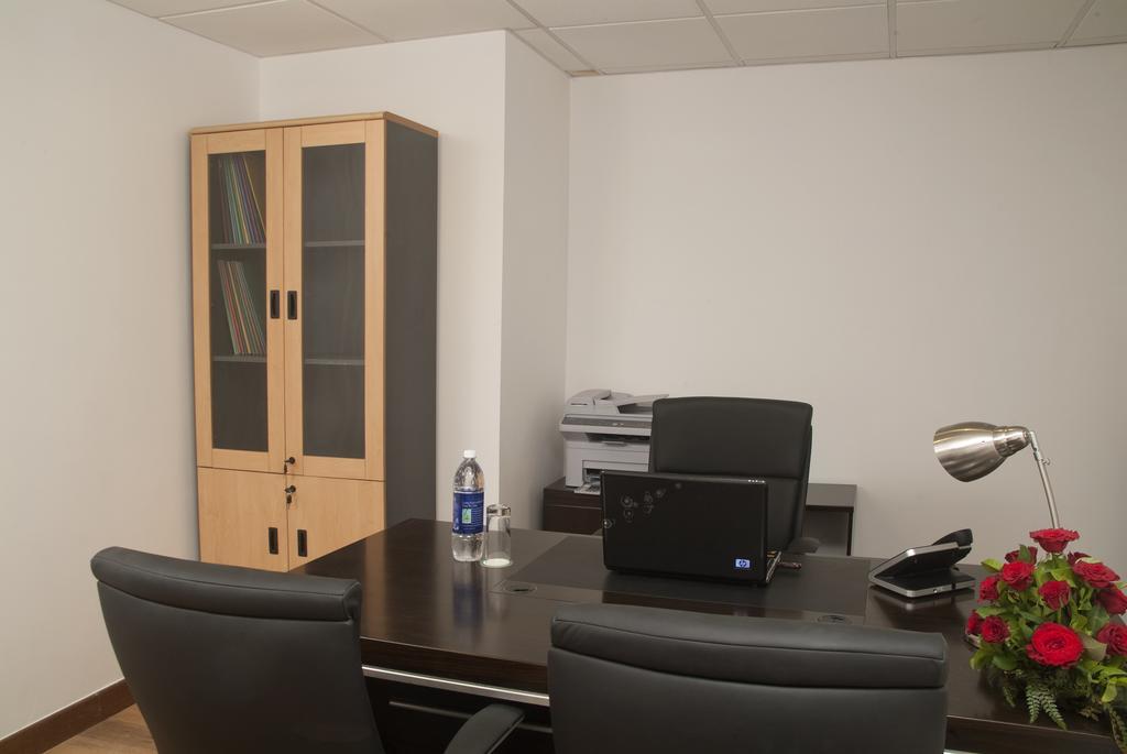 Savoy Suites Greater Noida Ngoại thất bức ảnh