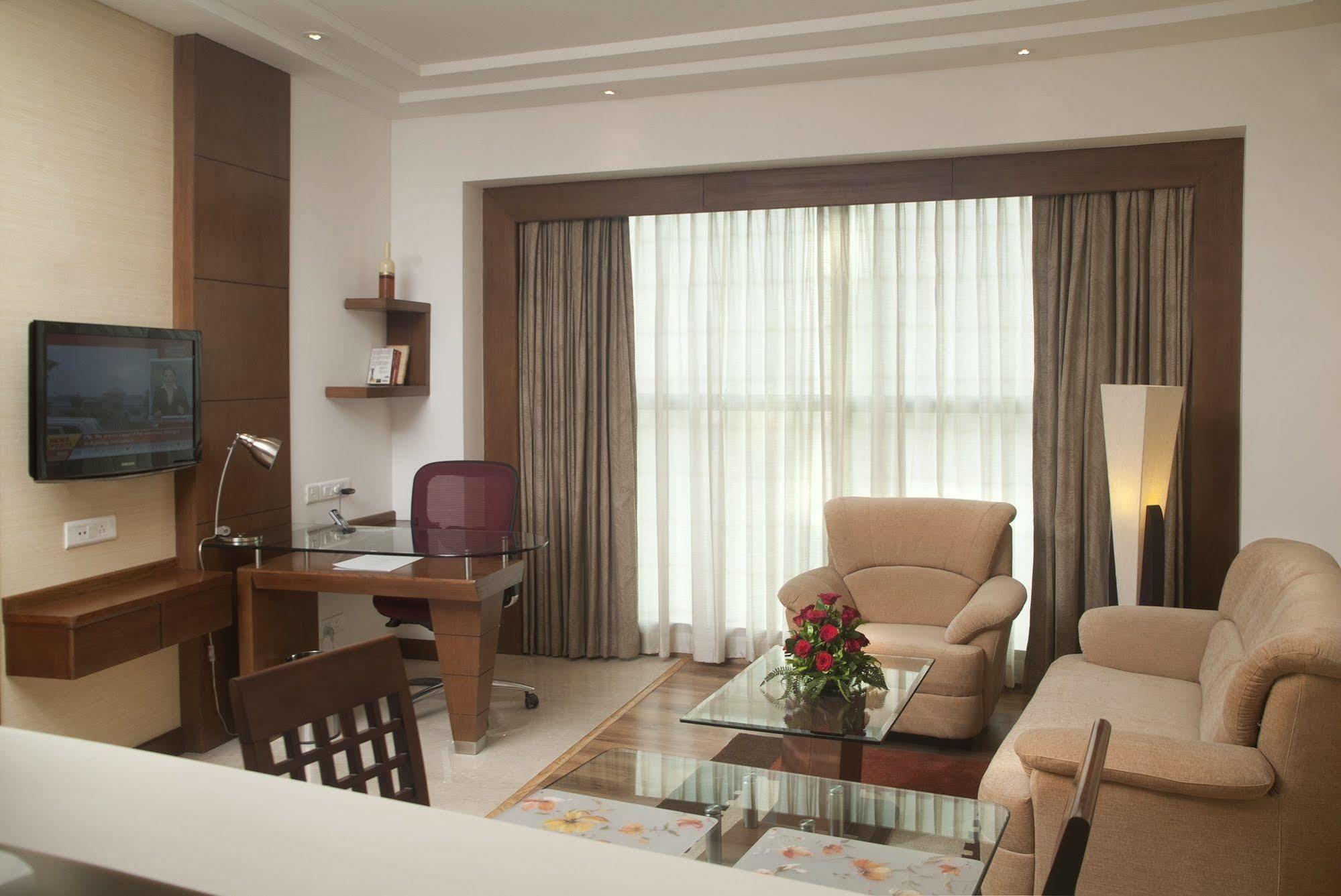 Savoy Suites Greater Noida Ngoại thất bức ảnh