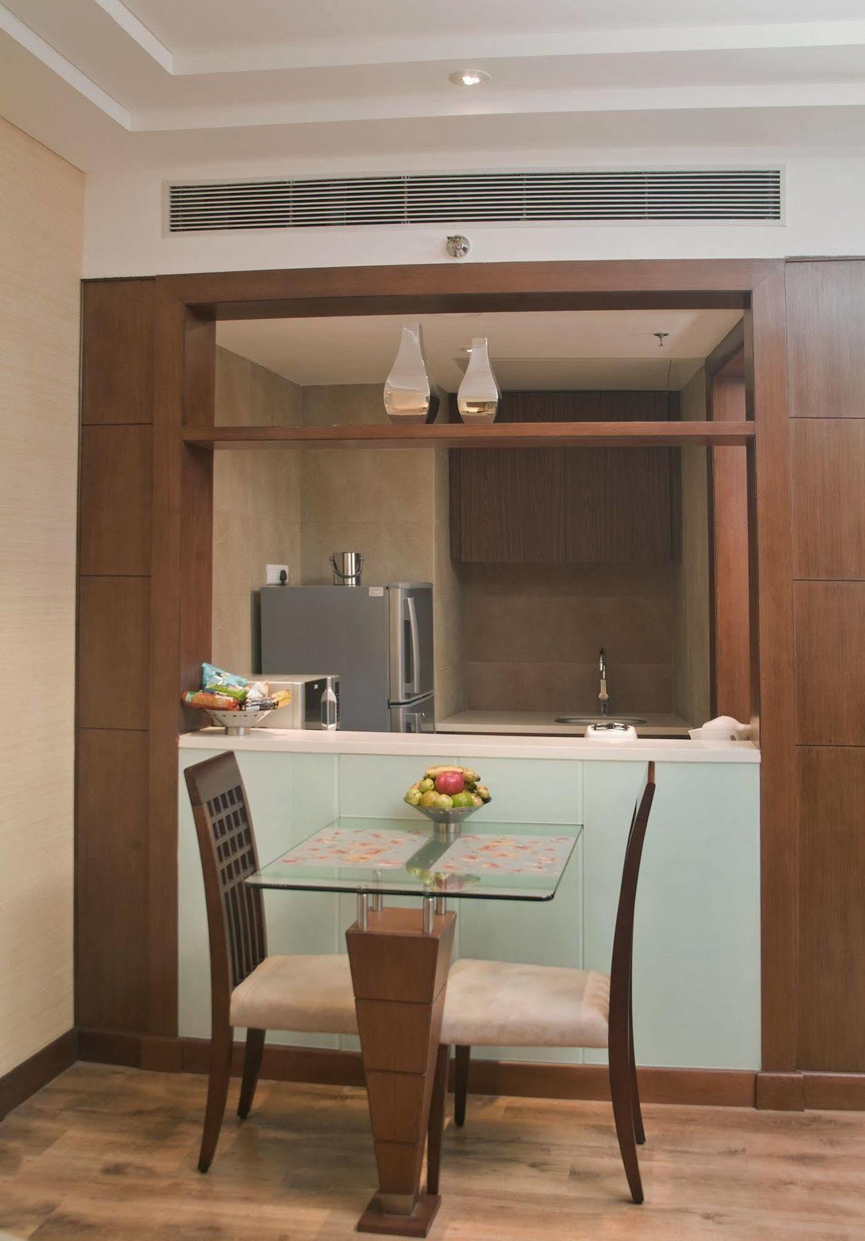 Savoy Suites Greater Noida Ngoại thất bức ảnh
