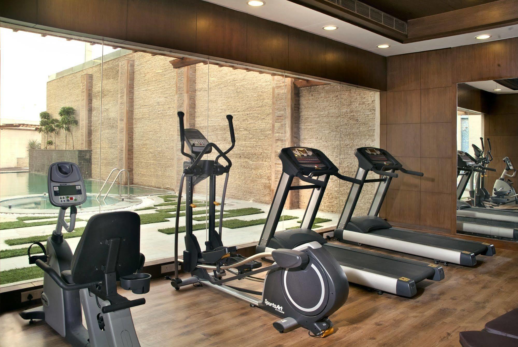 Savoy Suites Greater Noida Ngoại thất bức ảnh