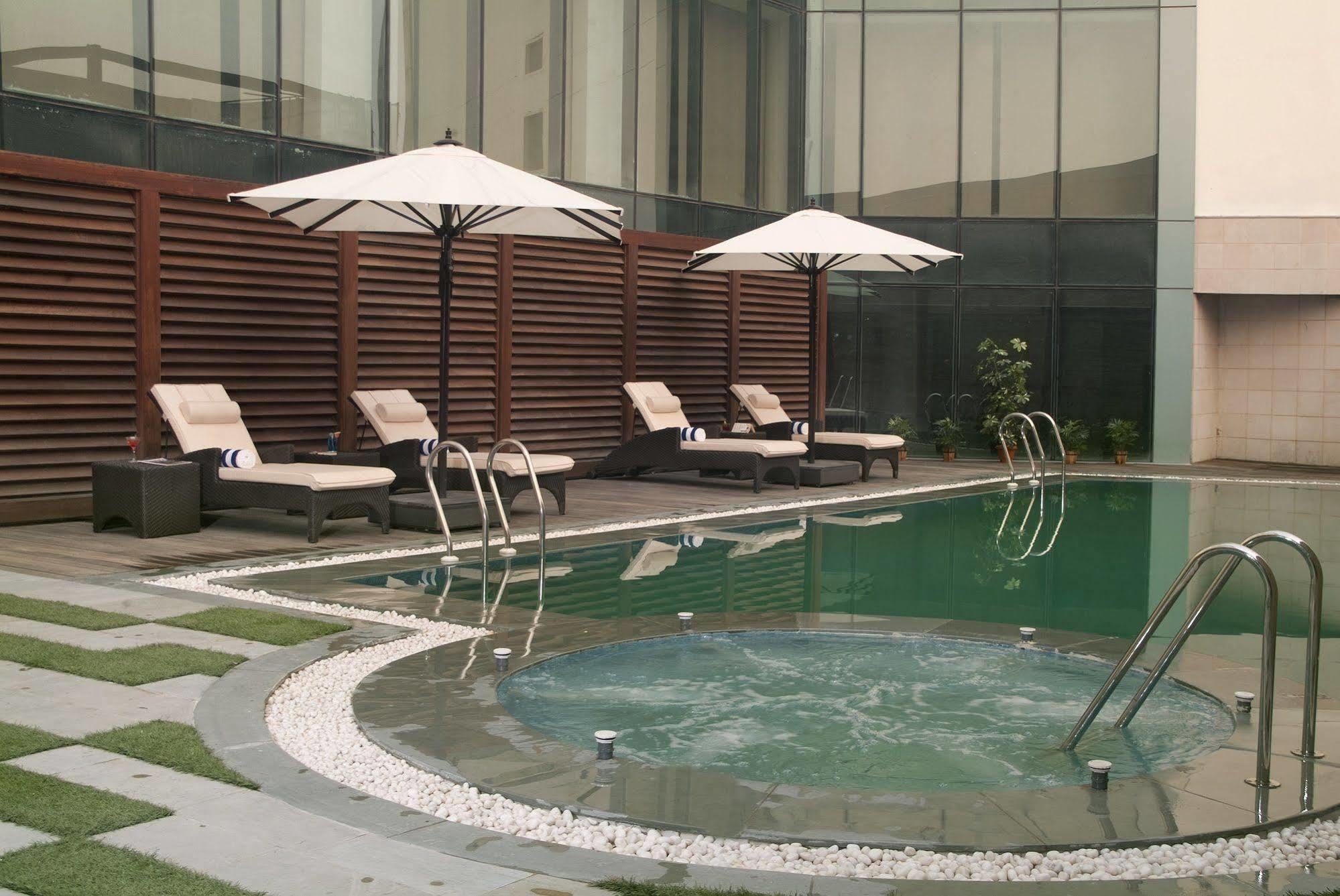 Savoy Suites Greater Noida Ngoại thất bức ảnh