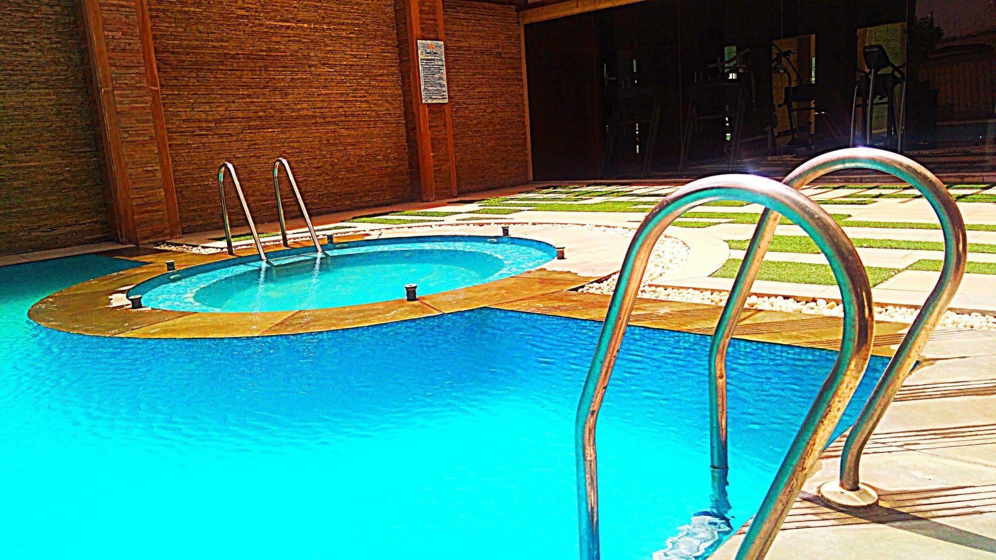 Savoy Suites Greater Noida Ngoại thất bức ảnh