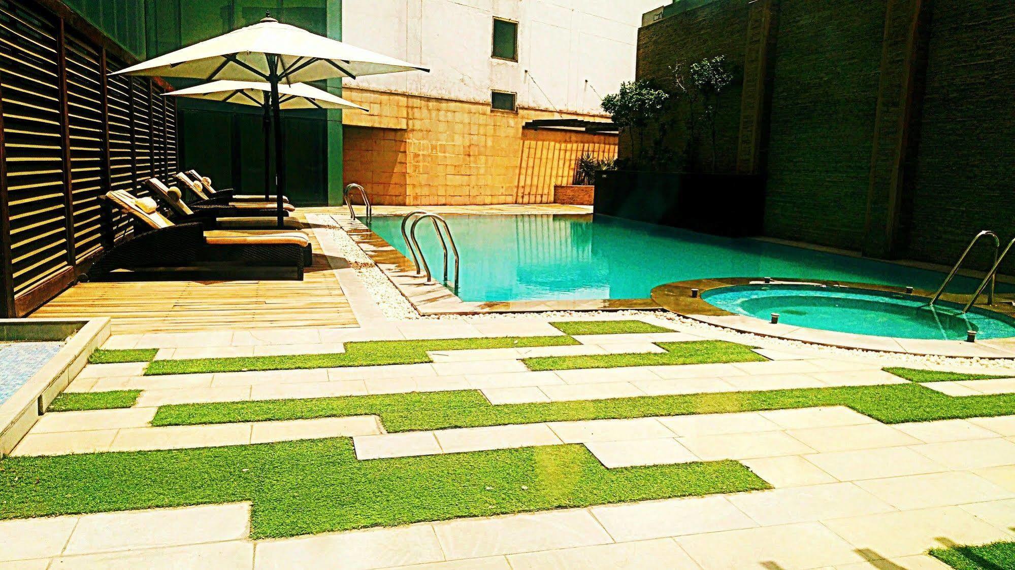 Savoy Suites Greater Noida Ngoại thất bức ảnh