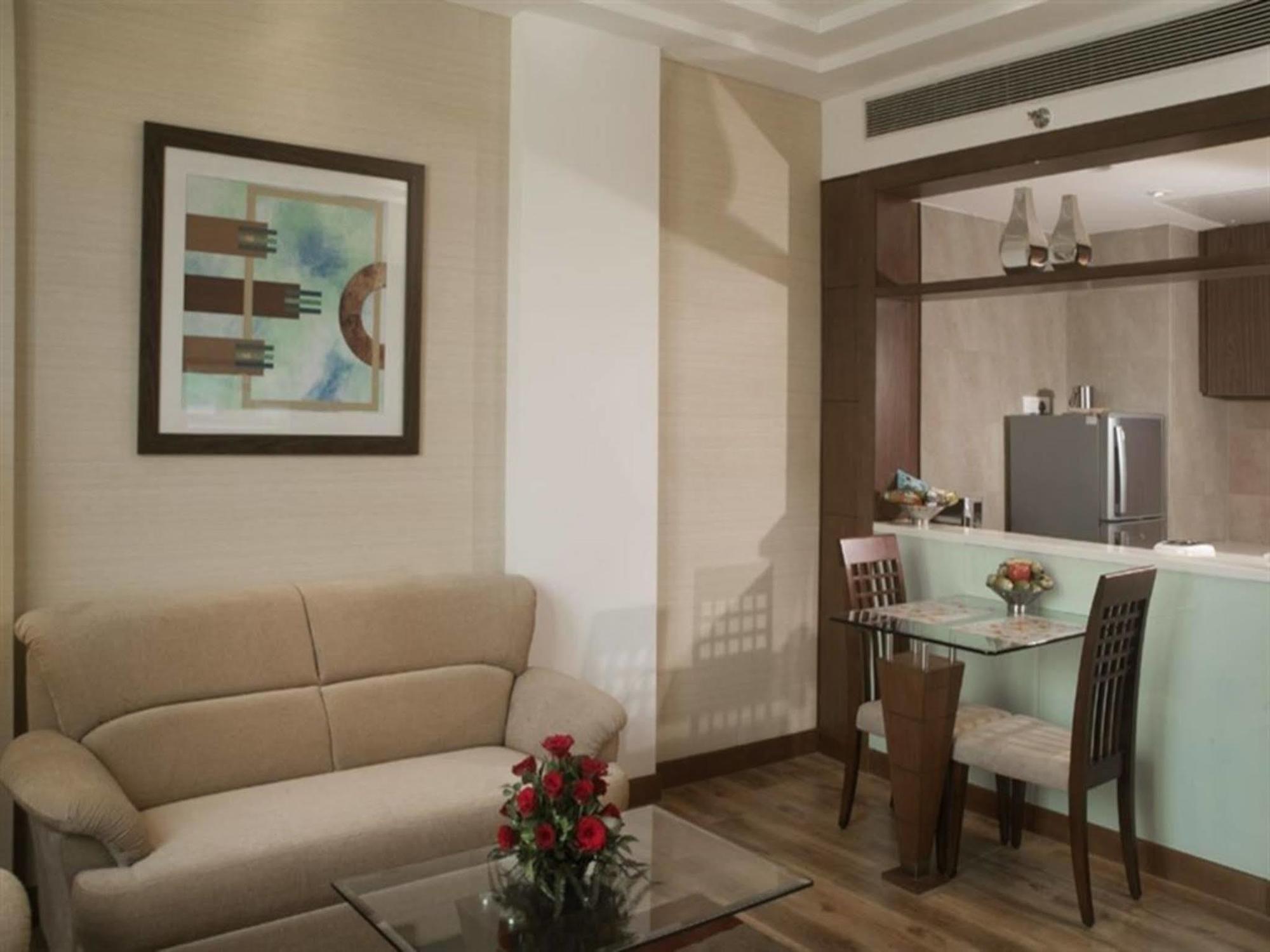 Savoy Suites Greater Noida Ngoại thất bức ảnh