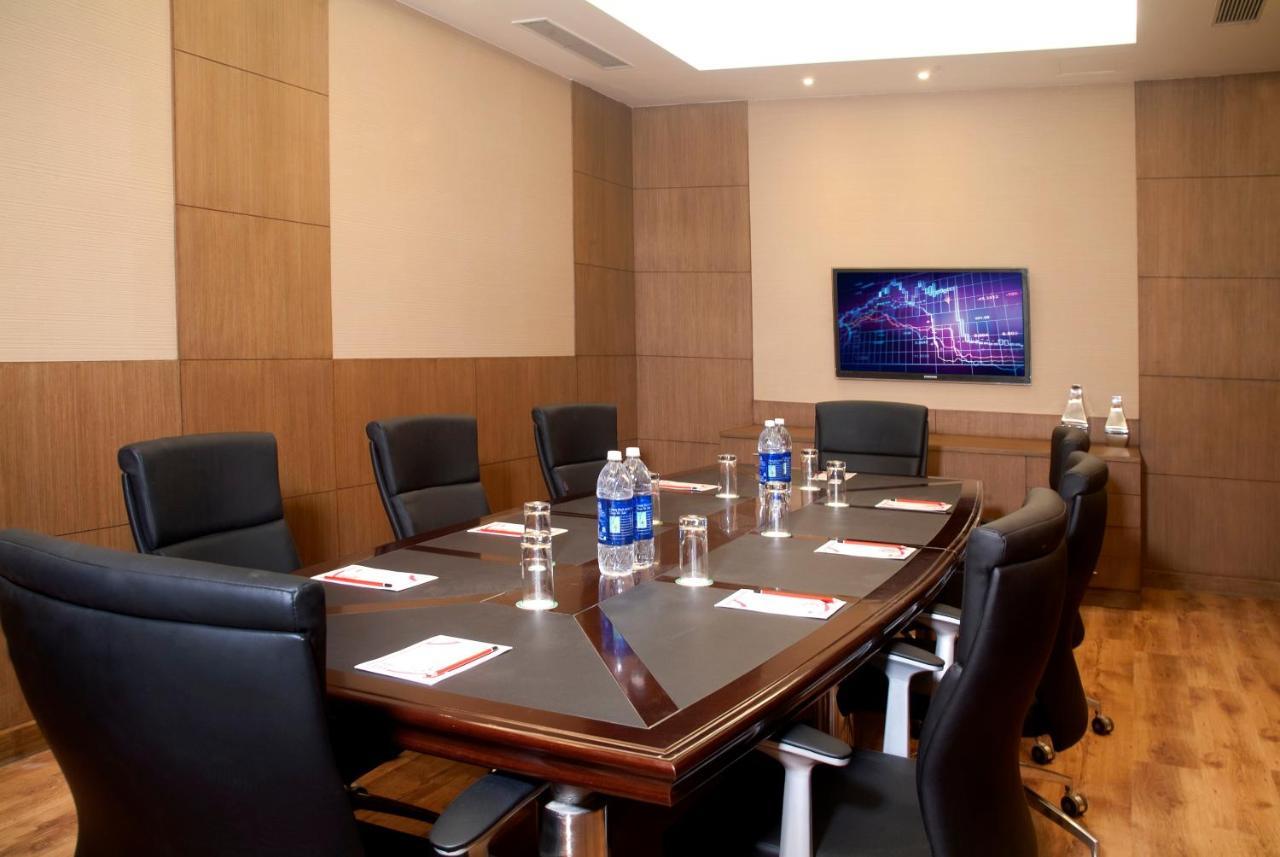 Savoy Suites Greater Noida Ngoại thất bức ảnh