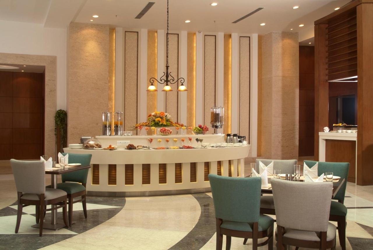 Savoy Suites Greater Noida Ngoại thất bức ảnh